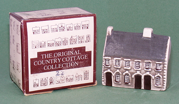 Image of Mudlen End Studio Cottage Number 22 (Boxed)